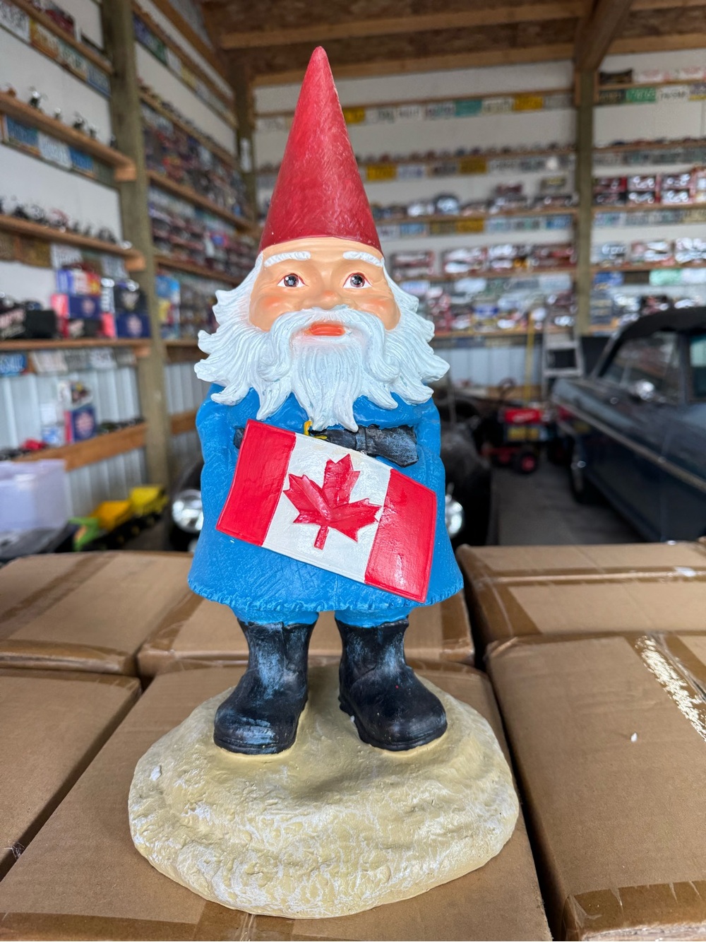 18" tall Garden Gnome Statue NEW IN BOX!